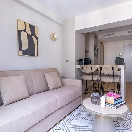 Quartier Libre Opera Aparthotel 5*