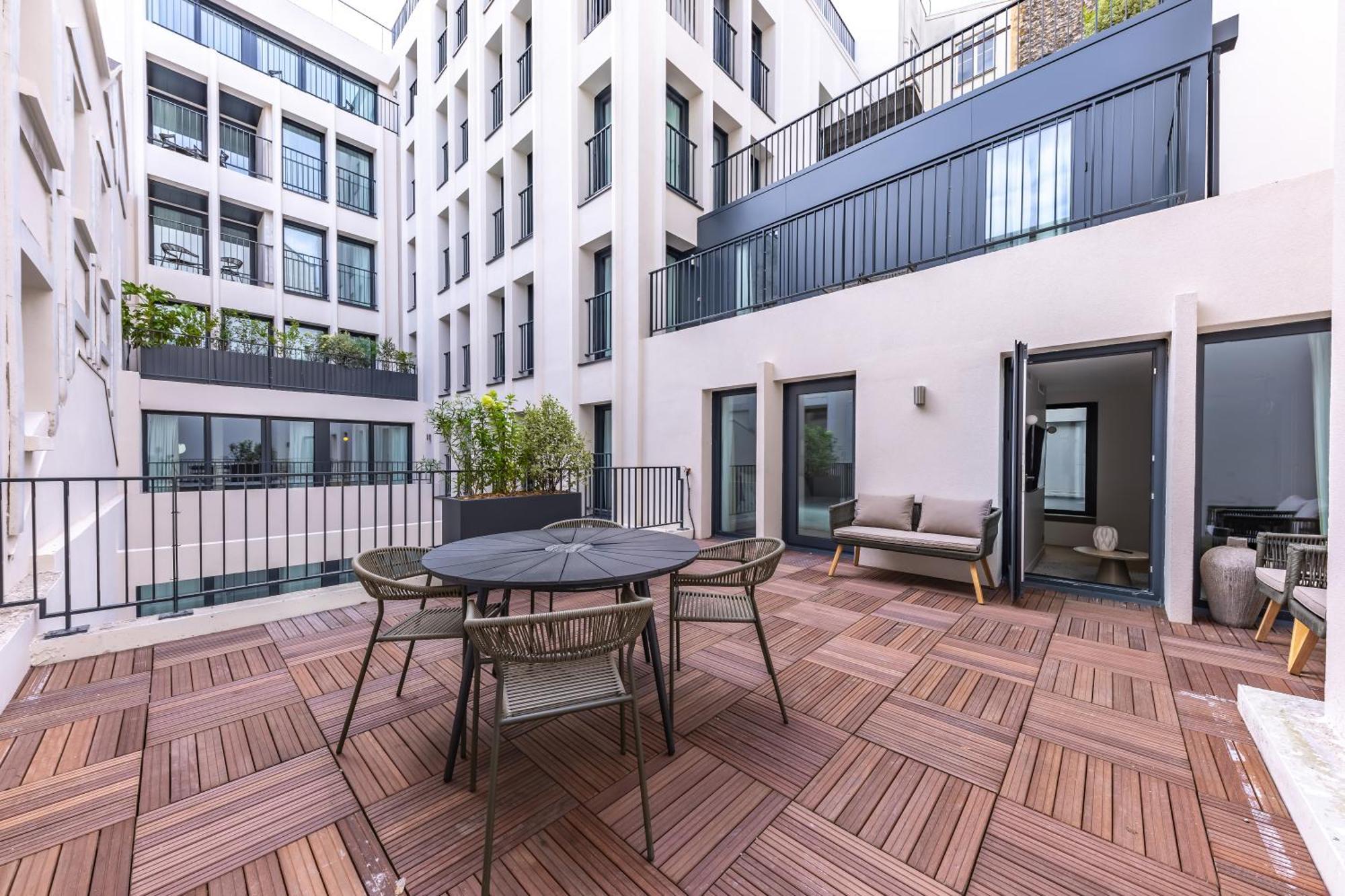 Quartier Libre Opera Aparthotel 5*